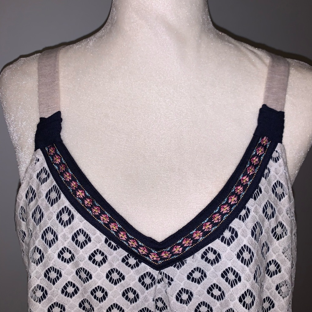 Mixed Material Xhilaration Navy Lace Tank Top XL - Picture 3 of 5